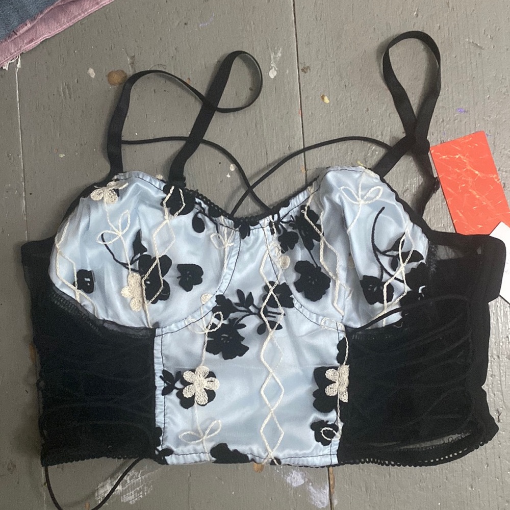 baby blue cider cropped lace tank top